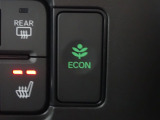エンジン、エアコンなどを制御し低燃費な『ECONモード』に、また走りを楽しみたいとき、空調など快適性を重視したいときにはスイッチOFFで通常モードに切り替えができます!
