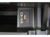 USBオーディオ用ソケットがついていますので携帯電話などを接続すれば音楽等の再生が可能です!