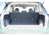 車体構造の見直しや、新型パワーリヤゲートの採用により、荷室幅および荷室開口部を拡大。サイズの大きな荷物の出し入れがしやすくなっております。