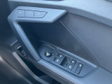 シートメモリー機能付き。運転手が変わっても、ボタン1つでスムーズにポジション設定できます