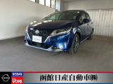 日産「ノート」明るい運転席回りで見渡しが良いです。