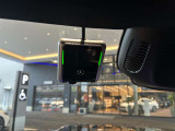 メルセデス・ベンツ八王子の最新のショールームには、大型モニターがあり最先端のメルセデス・ベンツをご体感頂けます!屋内展示場のため、天候の悪い日でも、ごゆっくりとお車をご覧頂ける店舗でございます!