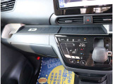 自社工場を3拠点完備しております。重整備やカスタムを始め、ご購入後のお車のメンテナンスも弊社にお任せください。