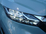 夜間の視界も見やすくて安心のLEDライト!夜の見た目もカッコいい!オートライト機能も付いていますので、暗くなれば自動でライトの点灯、エンジン停止時は消灯してくれます!