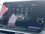 9インチの大画面モニターを搭載し、Apple CarPlayへのワイヤレス接続やAndroid Autoにも対応。