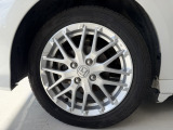 純正アルミホイールです。タイヤサイズは、165/55R15です。