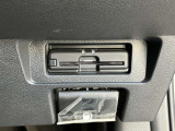 ETC車載器付きです♪高速道路をスイスイと通過!で、キャシュレス!クルマは料金所をノンストップで通過することができます☆