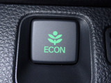 エンジン、エアコンなどを制御し低燃費な『ECONモード』に、また走りを楽しみたいとき、空調など快適性を重視したいときにはスイッチOFFで通常モードに切り替えができます!