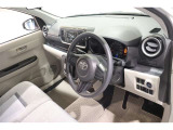 運転席周りは遊びにも通勤にも普段のお買い物にもピッタリ。日々のドライブに居心地のよいレイアウトです。