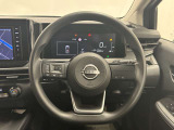 ハンドルは軽やかに回り、気持ちよく運転が出来ます。