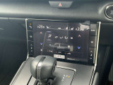 【エアコン/シートヒーター】オート式エアコンは操作性もバッチリ!運転席助手席にはシートヒーターが、座面と背もたれをすばやく温め、寒い時期にも快適な運転環境を提供します。