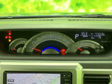 速度計や燃料計などの表示がまとまり、運転に必要な情報を確認しやすい配置です。中央の表示部も見やすく、走行前後の確認をスムーズに行えます。