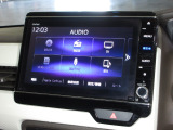 ナビゲーションは純正8インチメモリーナビ(VXU-227NBi)を装着しております。AM、FM、CD、DVD再生、Bluetooth、音楽録音再生、フルセグTVがご使用いただけます。