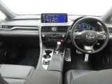「中古車ハイブリッド保証」付き。ハイブリッド機構を無償で保証します。保証期間は、初度登録年月から10年目まで、またはロングラン保証が終わってから3年間。ただし累計走行距離が20万km以内です。