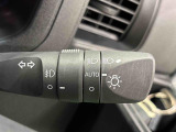 オートライト機能 周囲の明るさに応じて、ヘッドランプを自動的に点灯・消灯ができます