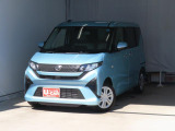 スカイブルーメタリック。シルバーが強いブルーです。さわやかな気分になります。
