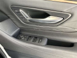 運転席のパワーシートはメモリー機能付き