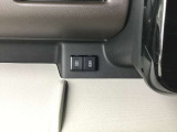 ナビのすぐ横に充電用のUSBがついてます