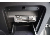 広がる運転支援サービスETC2.0搭載。全国の高速道路に設置されたITSスポットと双方向通信を図り、広域な道路交通情報や安全運転をサポートする情報を得て、音声やナビ画面上にタイムリーにお知らせします。