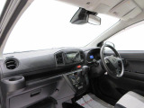 ダイハツのお店では、ダイハツ車を知り尽くしたプロフェッショナルが、専用の診断機器を使って各システムを点検しております。