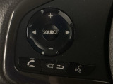 ステアリング左手側にオーディオ関連のコントロールスイッチを配置しています。操作時は視線を逸らすことなく運転に集中できます。