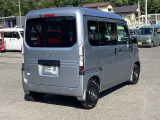 リアはプライバシーガラス付です。見た目もかっこいいですよね。また、太陽光を防ぐので冷房の効きを良くする効果もあるんです。エアコンを控えめにすれば燃費向上も見込めますよ。