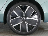 R-Line Pluspackage専用19インチのアルミホイール装着!
