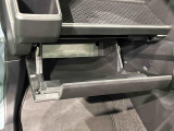 実用的な収納が、車内の各所にあります♪