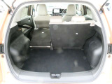 リアシートは6:4分割可倒式を採用しておりますので、乗車人数やお荷物の量に併せてアレンジが可能です♪