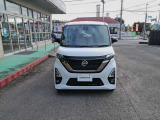 正面より。LEDヘッドランプです。