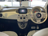 ボディ同色パネルを採用したFIAT500らしいインテリアです。