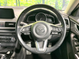 【純正革巻きステアリング】上質な革を使用することで、手にしっかり馴染みとても運転しやすいハンドルです♪