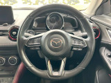 【純正革巻きステアリング】上質な革を使用することで、手にしっかり馴染みとても運転しやすいハンドルです♪
