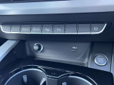 ●スイッチ類・ダイヤル類など細部までこだわりを感じ取れるインテリアです。Audiでは触感開発チームがございます。クリック感は操作する喜びを感じていただけます。