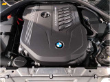 【BMWエンジン】革新的なガソリン・エンジン・テクノロジーによる高性能かつ高効率。レスポンスの良いパワーを発揮。常にスムーズな吸気を実現しアクセル開度にダイレクトに反応しドライビングを楽しく演出。