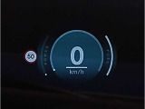 『運転』に対するBMWのこだわりはメーターパネルにも表れております。視野性の良いメーターパネルは疲労感の軽減と、運転の楽しさをもたらしてくれます。