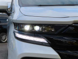 今や主流となってきました「LEDヘッドランプ」。消費電力も少なく、エコ走行に貢献します。コレが付いているだけで、優越感に浸れますよね。HIDに負けないくらい明るく安全です。