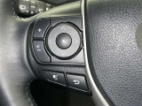 ステアリングスイッチ装備!運転しながら手元でオーディオの操作などができます。