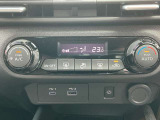 車内の温度管理がワンタッチで簡単に出来るのがオートエアコンです。これでいつでも快適ドライブが出来ますね!