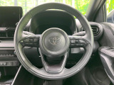 インテリアに合わせたデザインのステアリングは、運転される方のことも考え、運転しやすい形状、大きさです。是非一度、実際に触ってお確かめください。