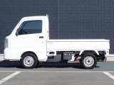 オリックス認定中古車は御納車前に全車12または24ヶ月月点検を実施しオイル、エレメント、全ワイパーゴム、エアコンフィルターは無条件で新品に交換致します。安心の充実整備です。