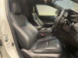 運転席も広々としており運転しやすい環境を実現しています☆室内クリーニングも実施済みです。