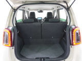 ◆フル乗車でもしっかり荷物を収納出来るラゲッジスペースです。普段の買い物でしたらしっかり積める十分な荷室スペースが確保されています。