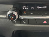 座面と背もたれを素早く温め、寒い時期にも快適な運転環境を提供する運転席&助手席シートヒーター