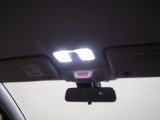 ルームランプはLEDタイプです。