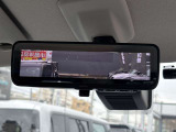 大好評「インテリジェントルームミラー」!車両後方のカメラ映像がミラーに映るので、乗員や荷物が多くても安心♪夜間や悪天候の日でもクリアな映像で視界良好です◎