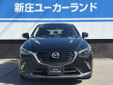 凛とした表情のフロントマスクが、自信に満ちた走りを感じさせます。The dignified front face inspires confident driving.