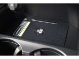 ワイヤレス充電搭載!対応した機器を置くだけで充電することが可能です!