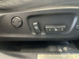【パワーシート】電動でシートポジションの変更が可能です。手動式より細かくシート設定が可能ですのでより快適な姿勢でドライブを楽しんで頂けるでしょう。