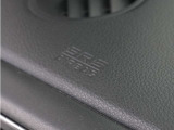 ◆助手席エアバッグ◆SRSエアバッグは、シートベルトだけでは防ぎきれない衝突時の衝撃から乗員を守るための安全装置。衝突時に瞬時に膨らみ、頭部や胸部がダッシュボードに直接衝突するのを防ぎます。